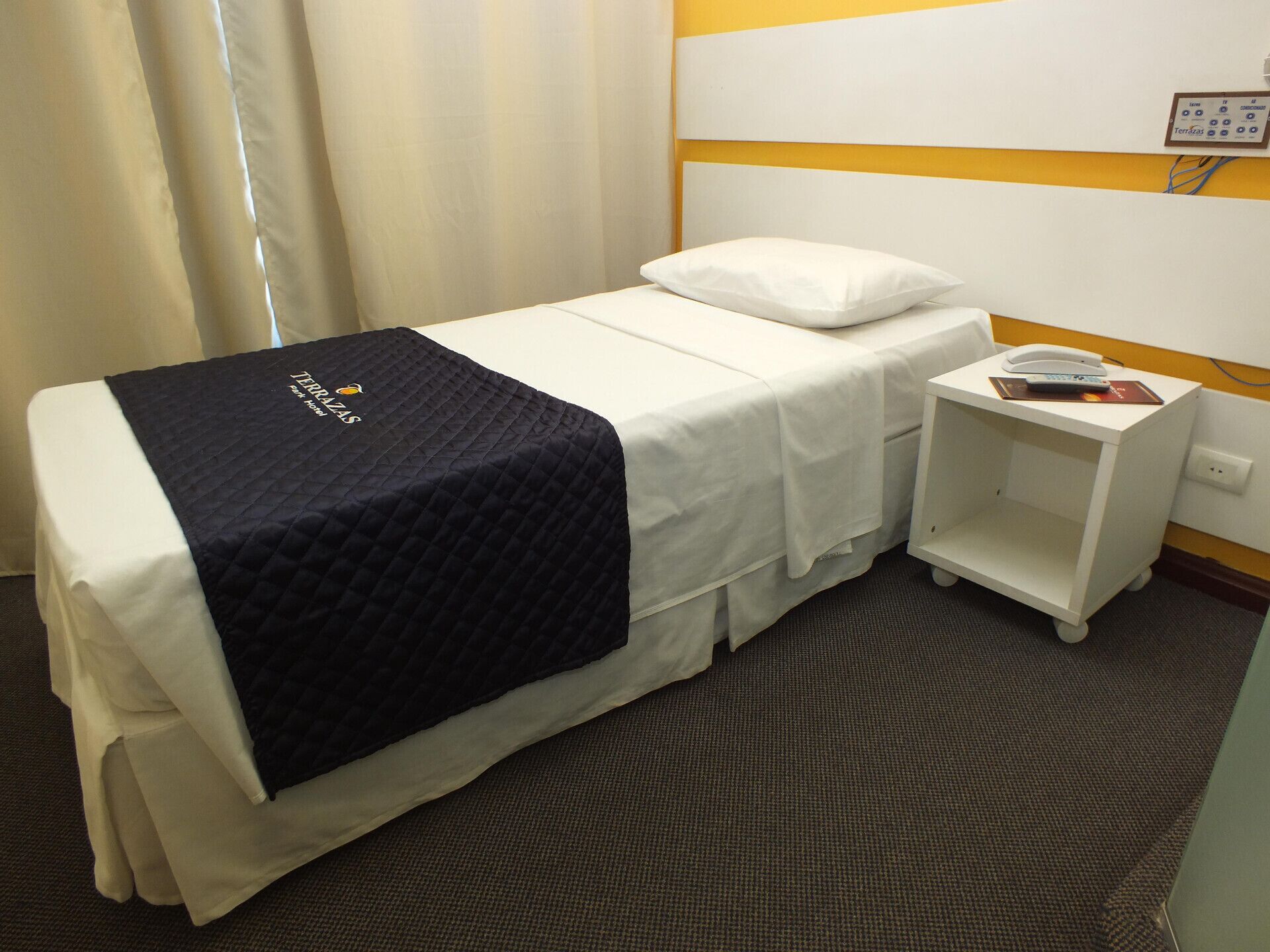 迷你吧、書桌、遮光窗簾/窗簾、免費 Wi-Fi