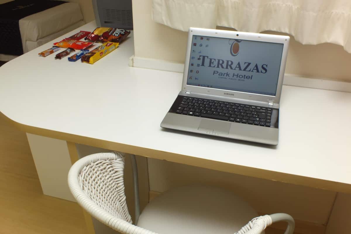 Minibar, Schreibtisch, Verdunkelungsvorhänge, kostenloses WLAN