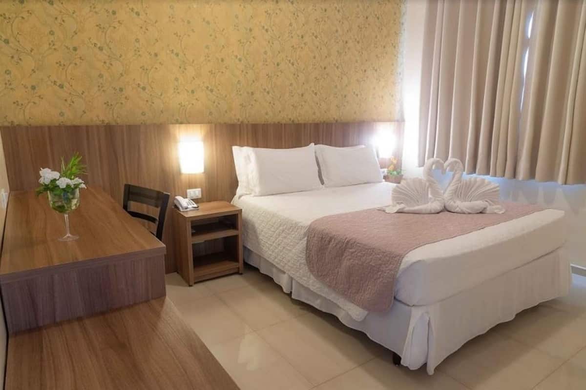 1 bedroom, minibar, in-room safe, desk