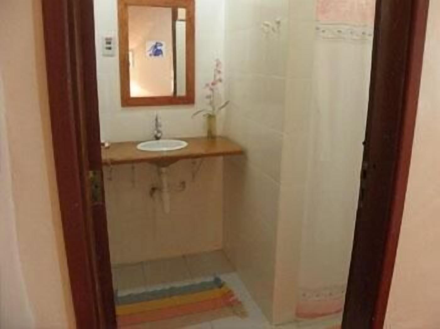 Bathroom sink