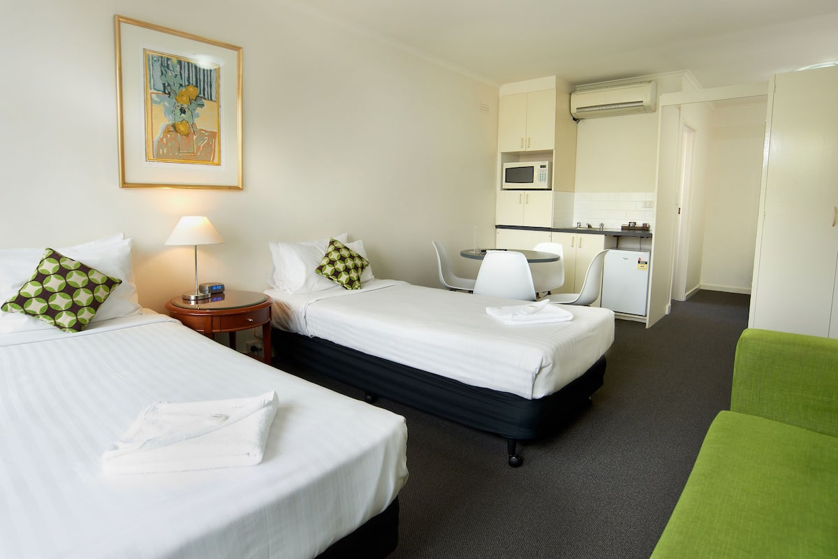 Family Studio Apartment - Treasury Building | Living area