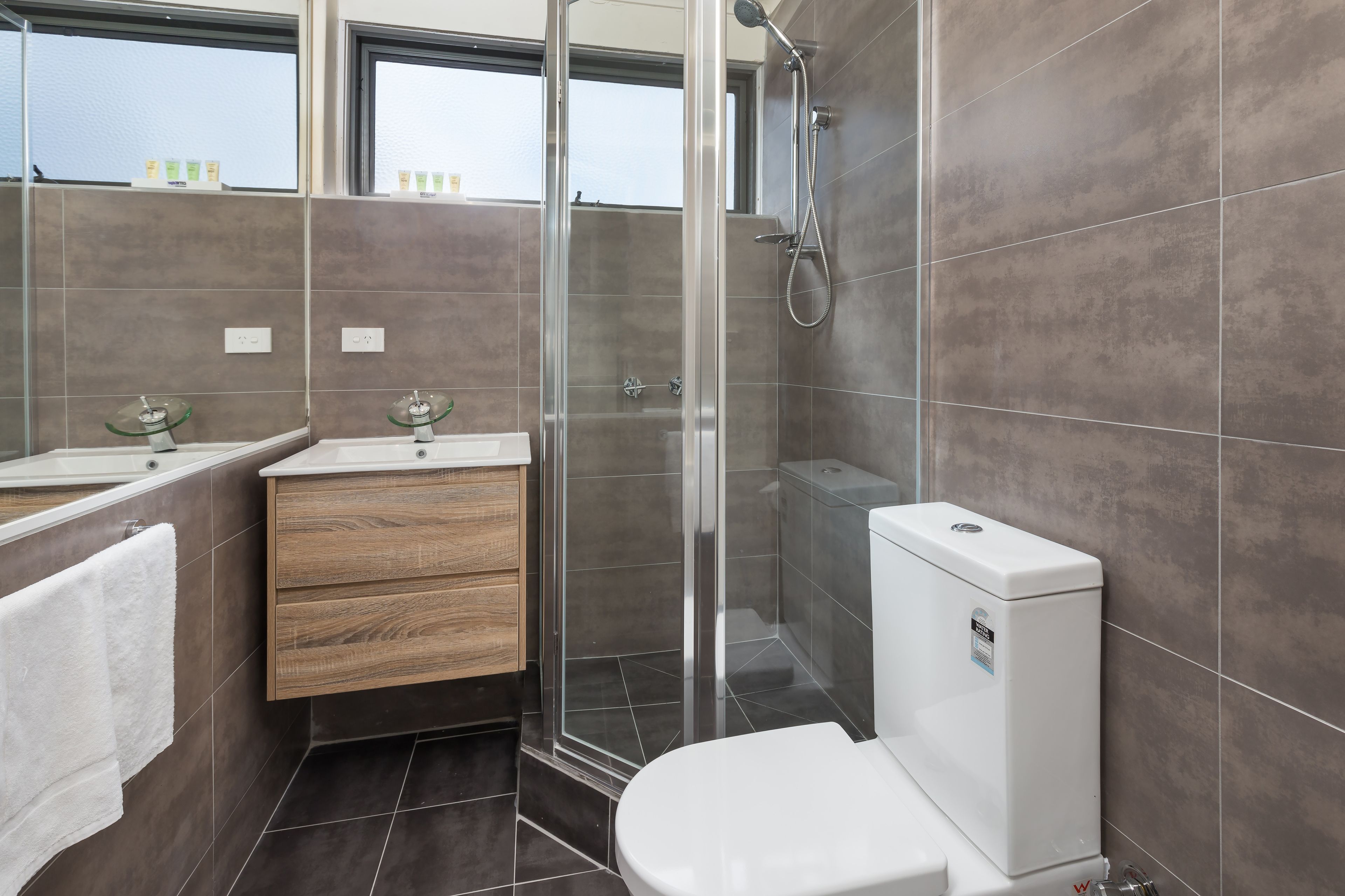 Two Bedroom Apartment - Gipps Street Building  | Bathroom