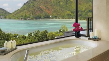 Hochwertige Bettwaren, Daunenbettdecken, Tempur-Pedic-Betten, Minibar