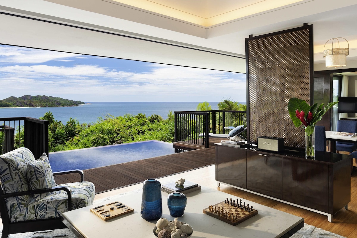 Grand-huvila (Panoramic, Pool) | Ylelliset vuodevaatteet, untuvapeitot, Tempur Pedic -patjalliset sängyt