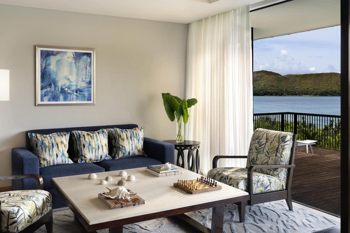 1 bedroom, premium bedding, down duvets, Tempur-Pedic beds