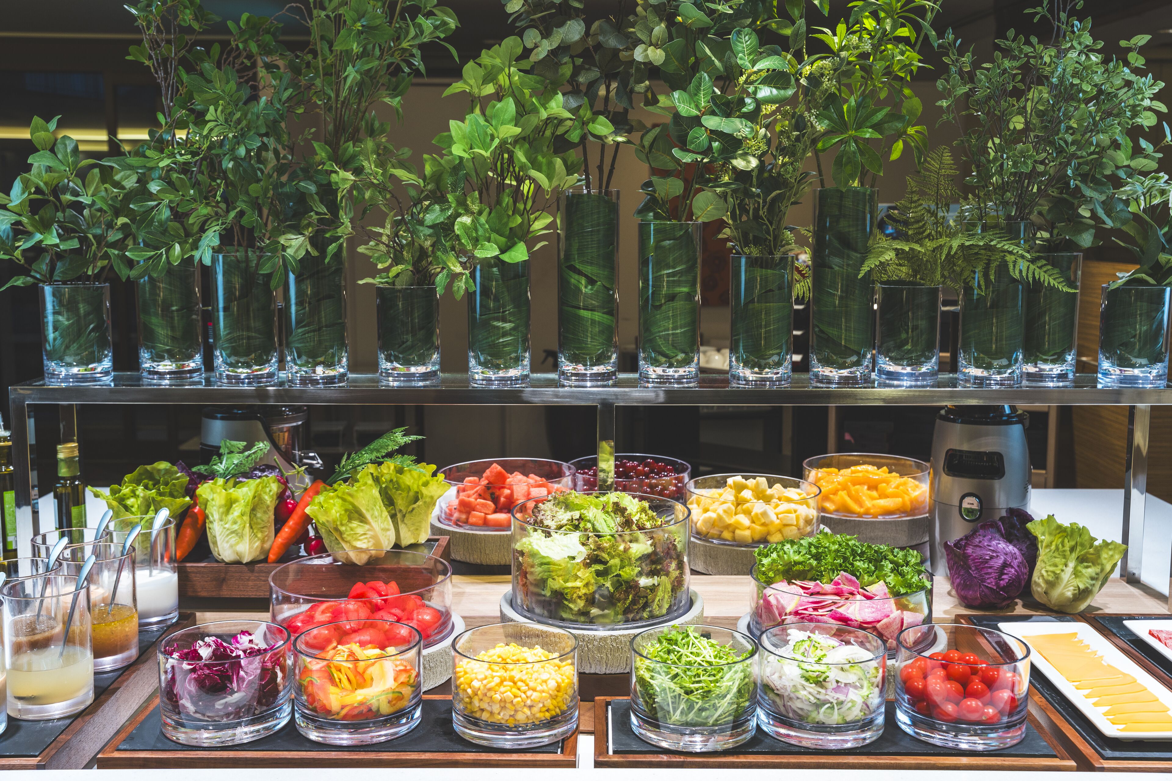 Daily buffet breakfast (JPY 3000 per person)