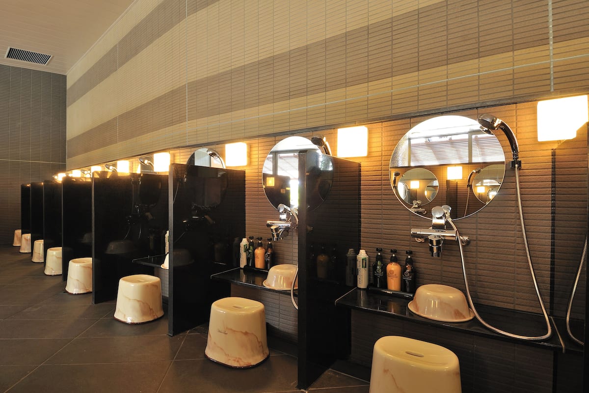 body treatments, aromatherapy, body scrubs, facials