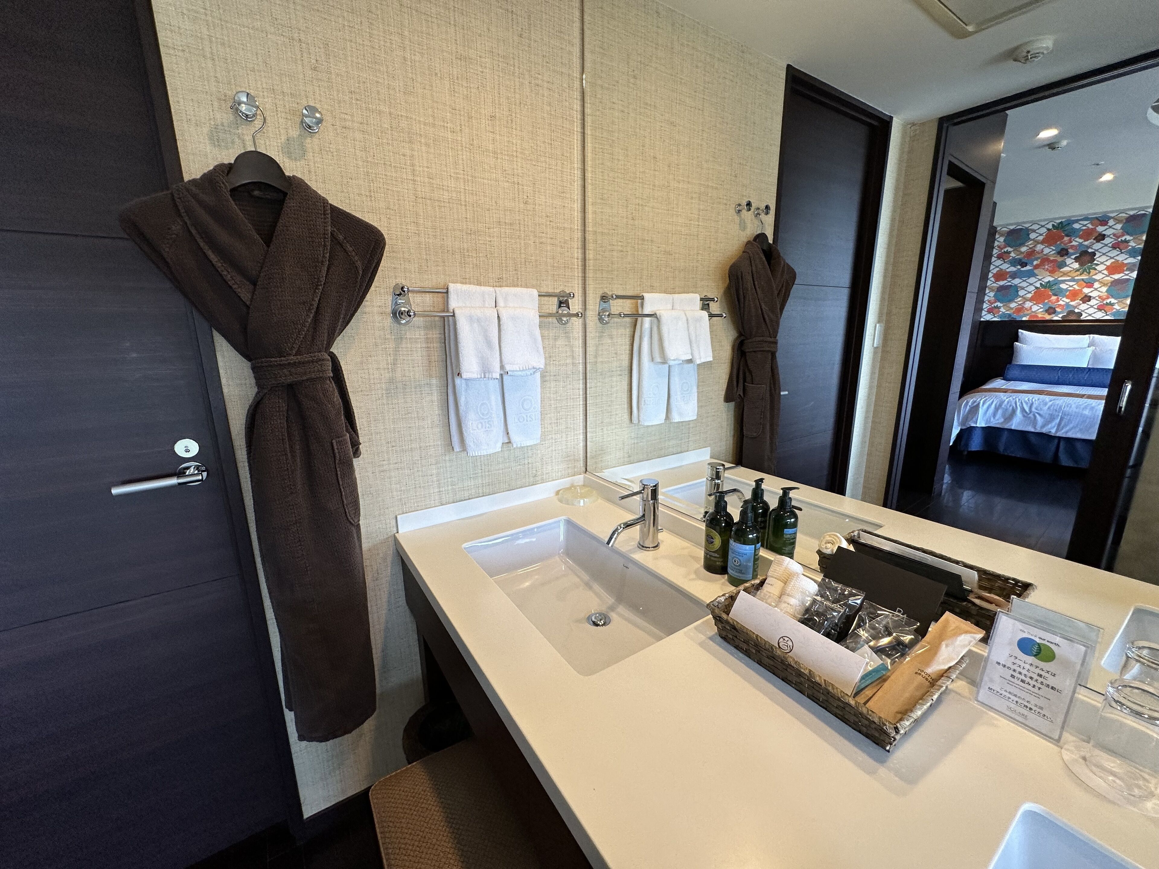 spa deluxe twin room, non smoking | bathroom | separate bathtub and shower, deep-soaking bathtub, free toiletries