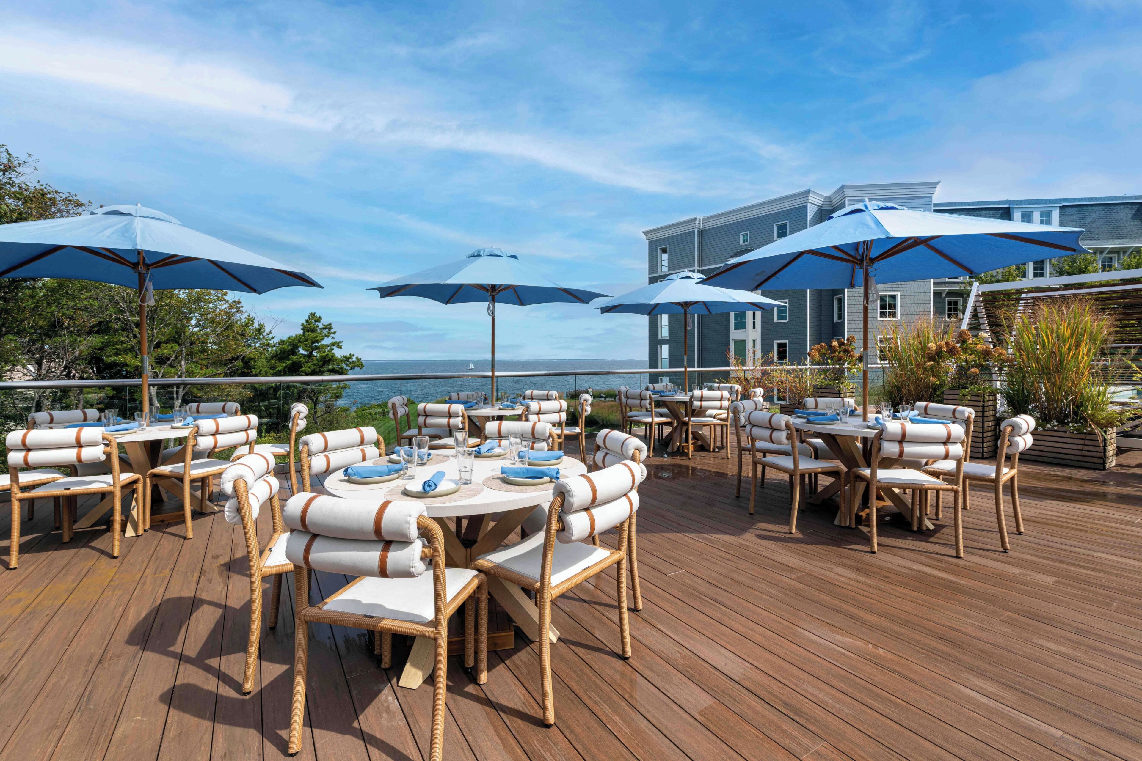 2 restaurants, breakfast, lunch, dinner served; local cuisine