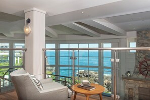 Lobby sitting area - Cliff House Maine (Cape Neddick)