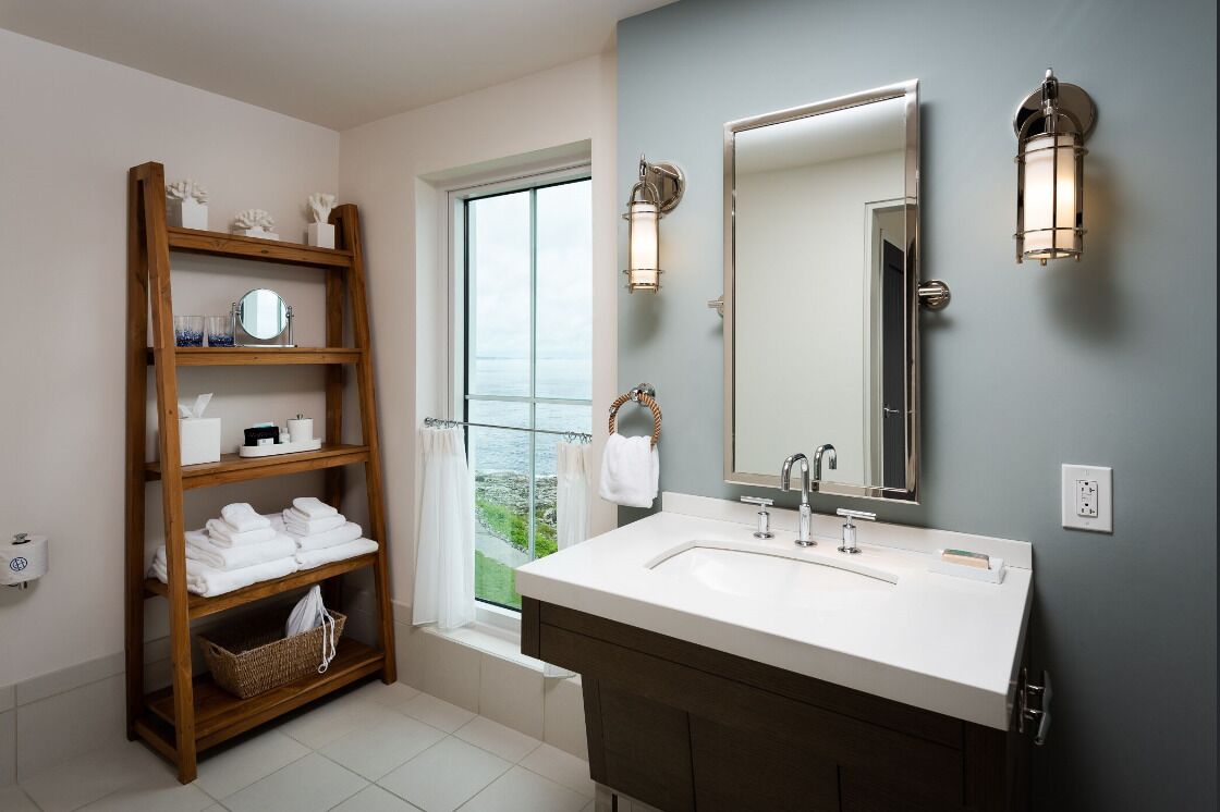 suite (captain perkins suite) | bathroom | free toiletries, hair dryer, bathrobes, towels