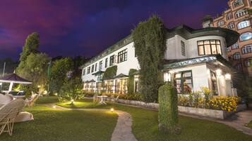 Children’s play area – outdoor