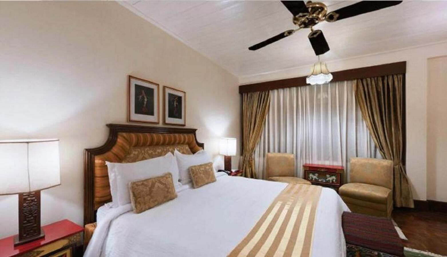 minibar, in-room safe, desk, rollaway beds