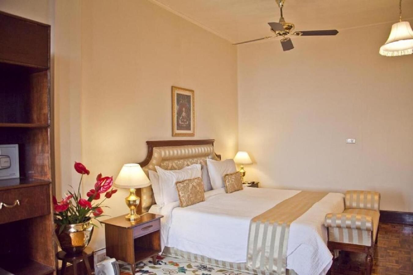 minibar, in-room safe, desk, rollaway beds