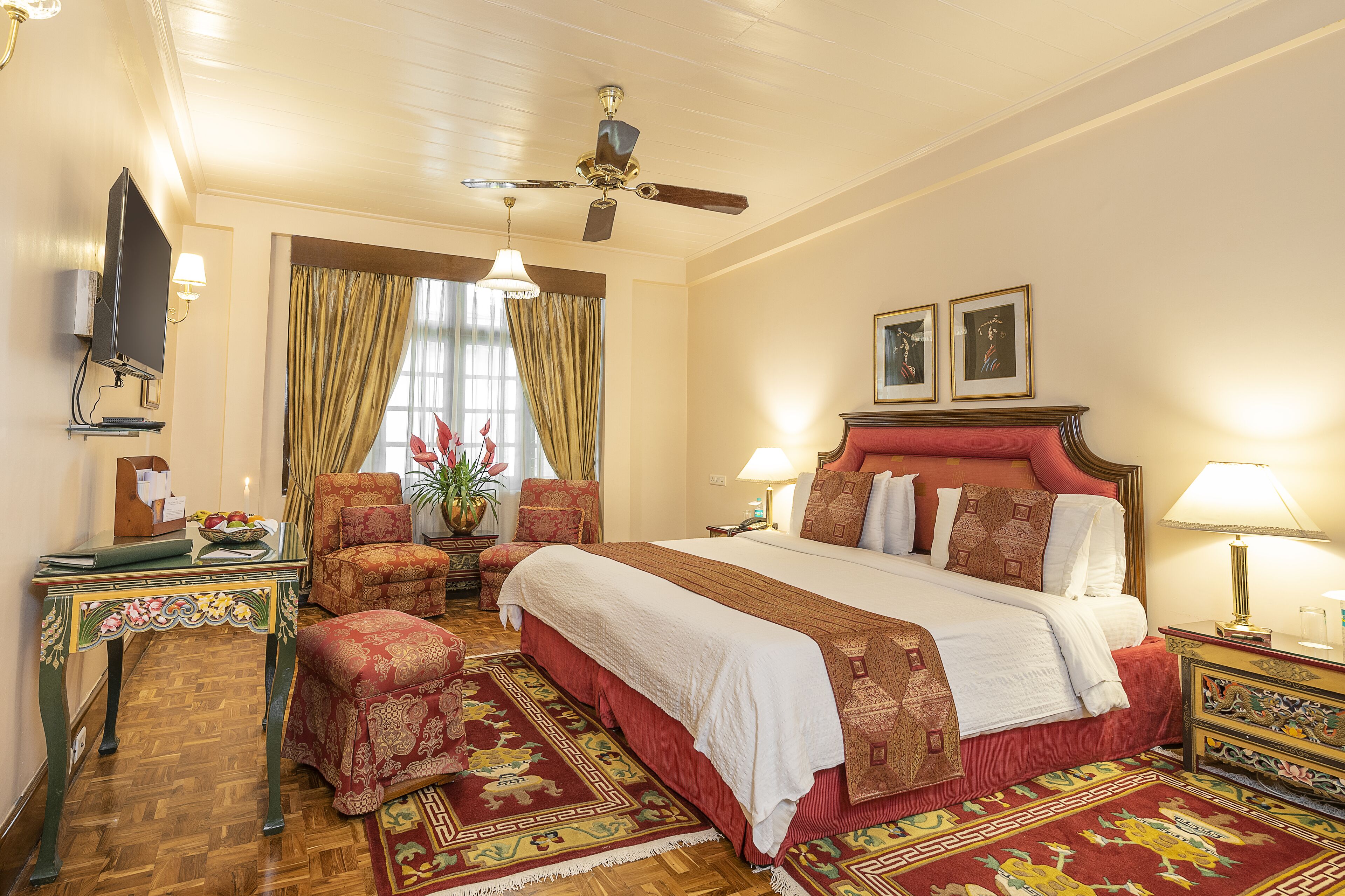 minibar, in-room safe, desk, rollaway beds