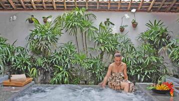 Private spa tub