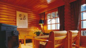 2 bedrooms, premium bedding, down comforters, desk