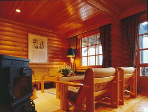 2 habitaciones, ropa de cama de alta calidad, cubrecamas y escritorio 