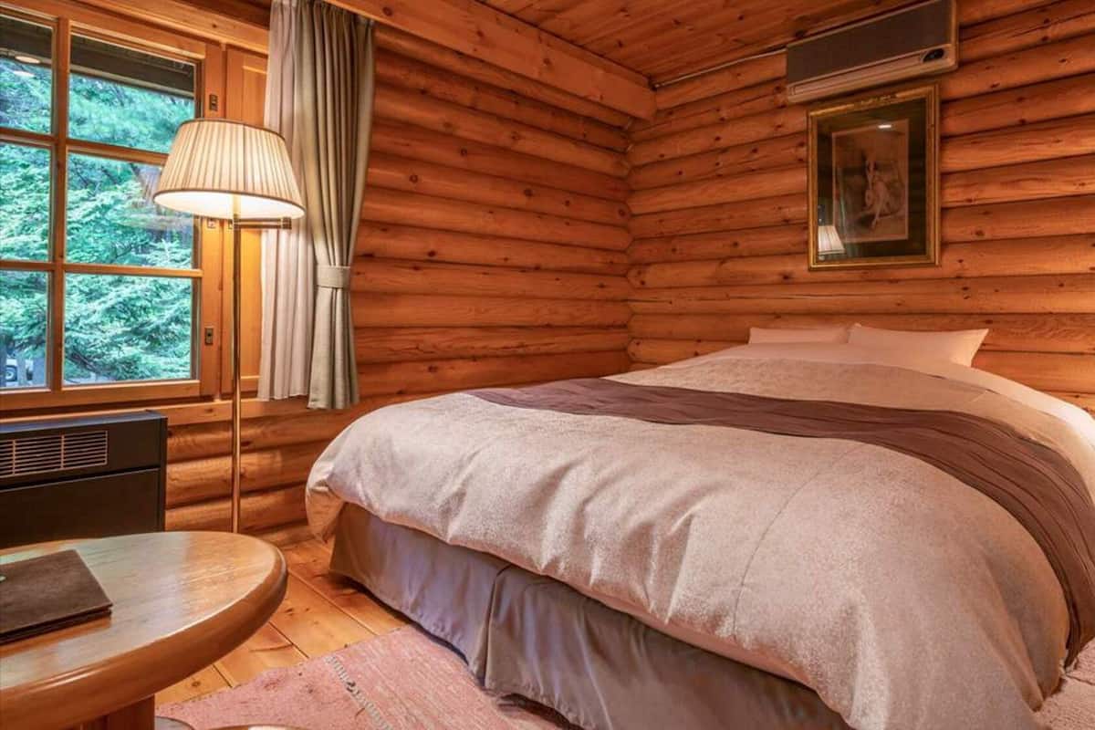 2 soverom, sengetøy av topp kvalitet, dundyner og skrivebord