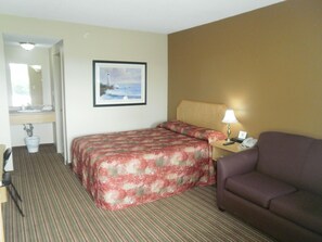 Standard Room, 1 Queen Bed | Desk, free WiFi