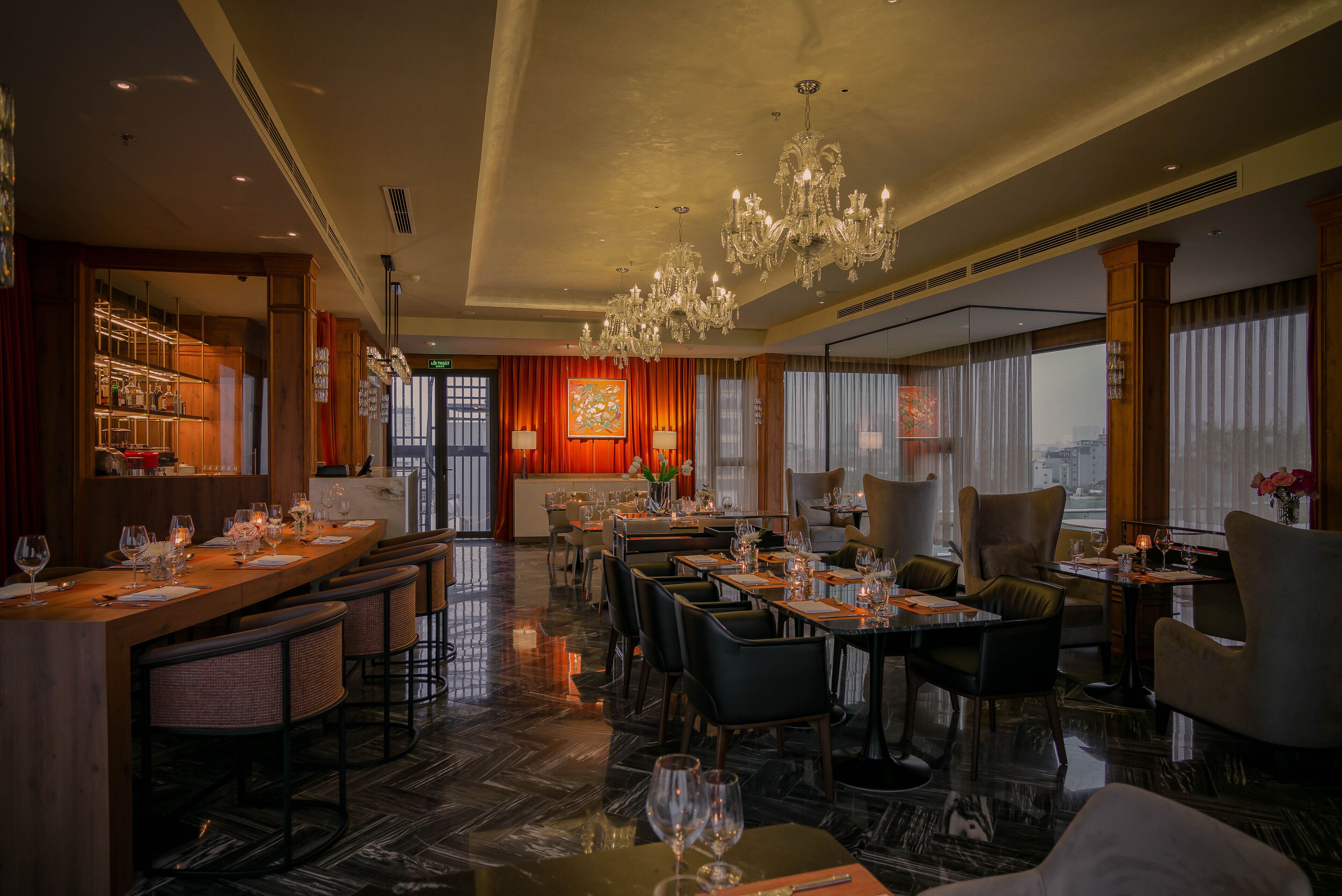 breakfast, lunch and dinner served