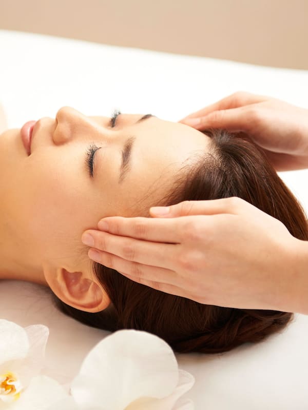 Sauna, hot tub, hot springs/mineral springs, body treatments
