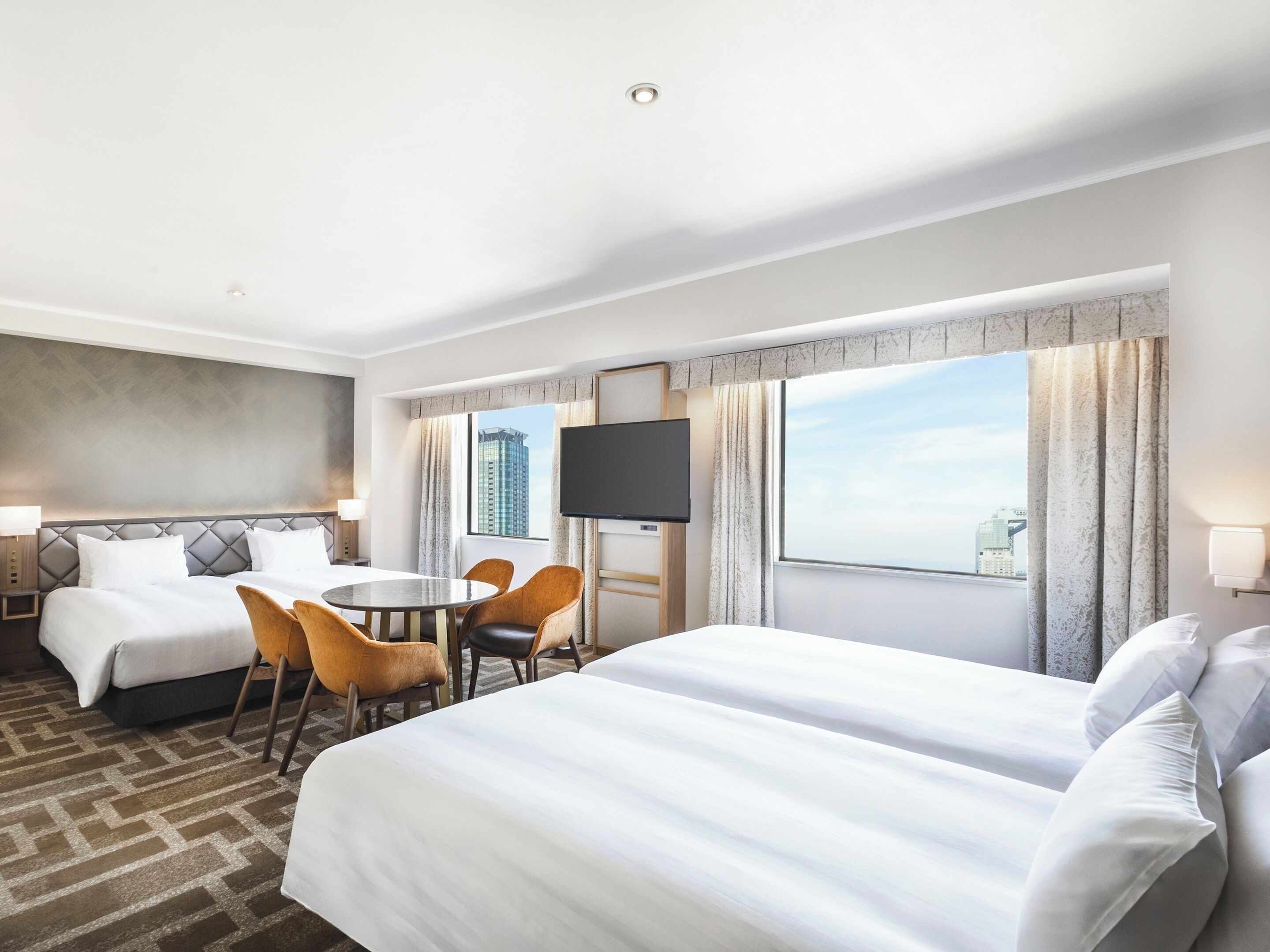 Phòng 4, không hút thuốc (for 4 people) | Két bảo mật tại phòng, bàn, màn/rèm cản sáng, bàn ủi/dụng cụ ủi quần áo 