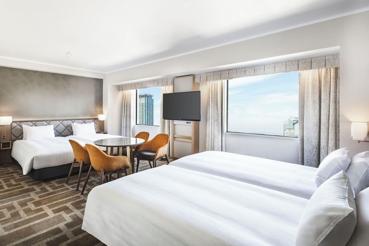 Quarto quádruplo, para não fumantes (for 4 people) | Cofres nos quartos, escrivaninha, cortinas blackout