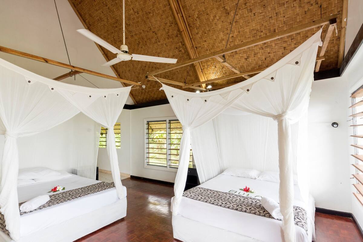 In-room safe, iron/ironing board