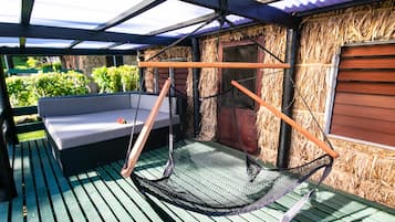 Deluxe Seaside Bure (children 2 years above) | Terrace/patio