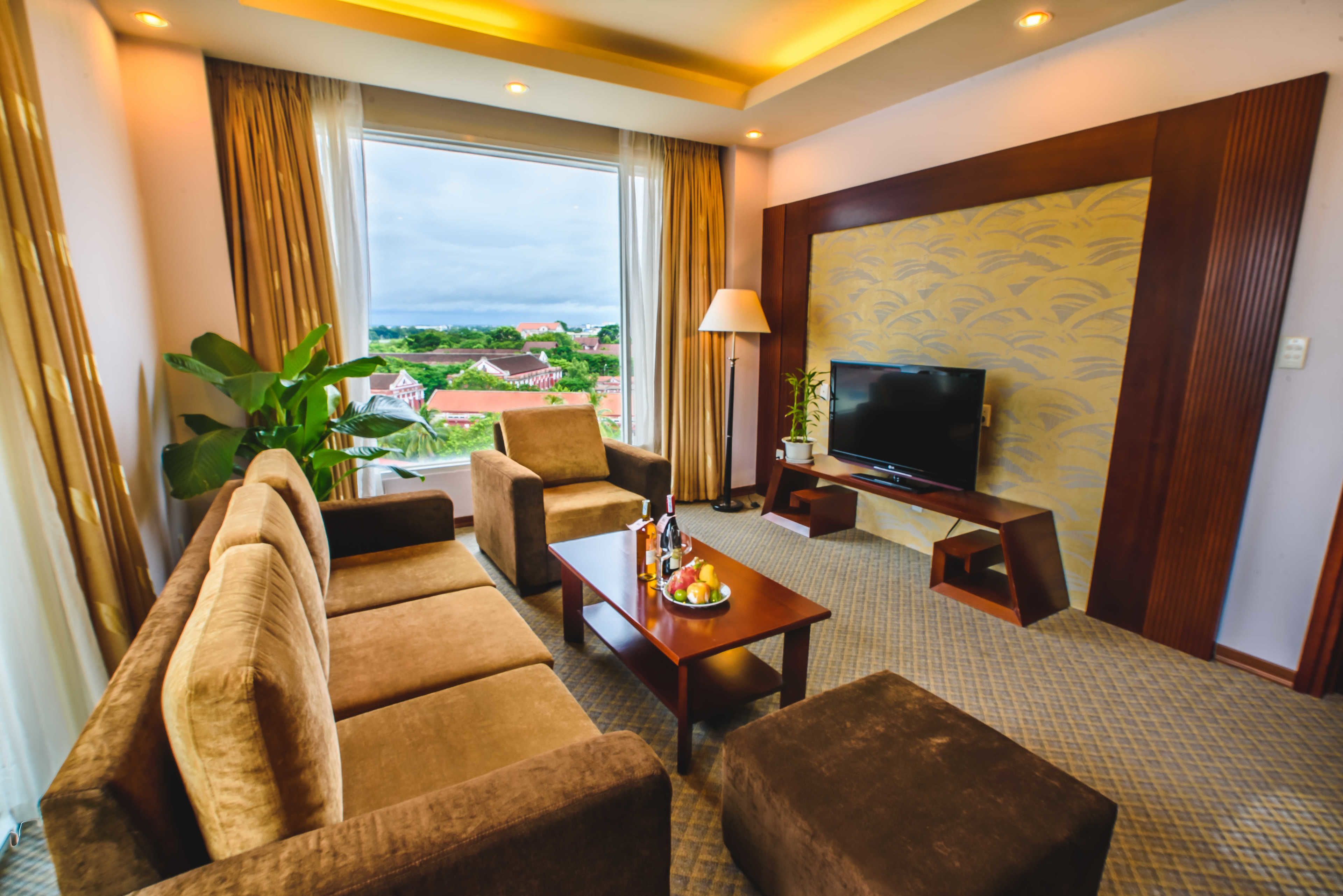 panoramic suite, river view | 1 bedroom, minibar, in-room safe, desk