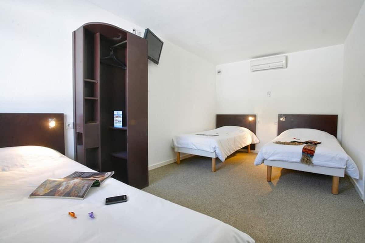 Premium bedding, iron/ironing board (on request), WiFi (free)