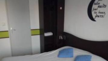 Luxe beddengoed, een bureau, een strijkplank/strijkijzer, gratis wifi