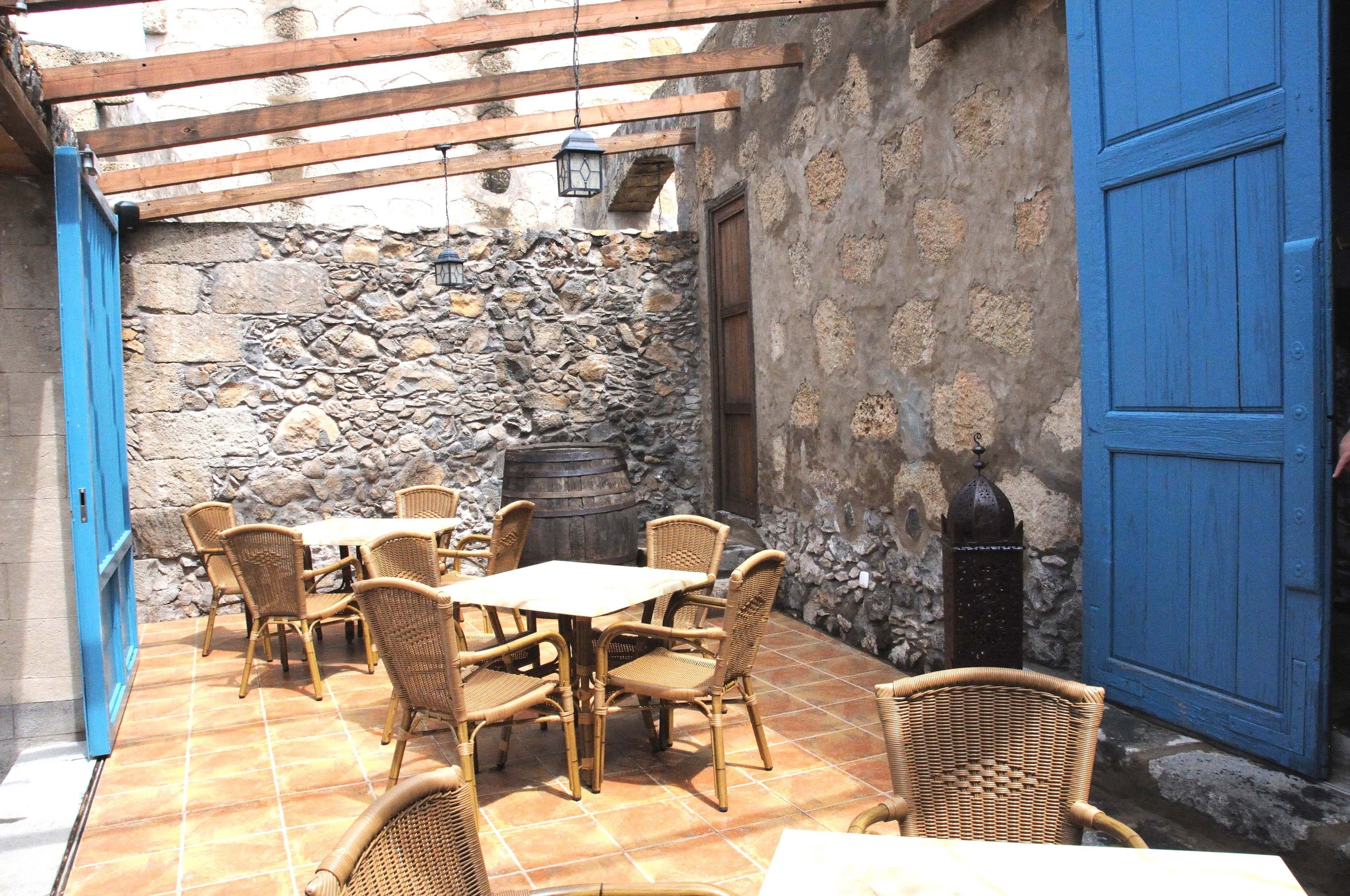 breakfast, lunch, dinner served; al fresco dining