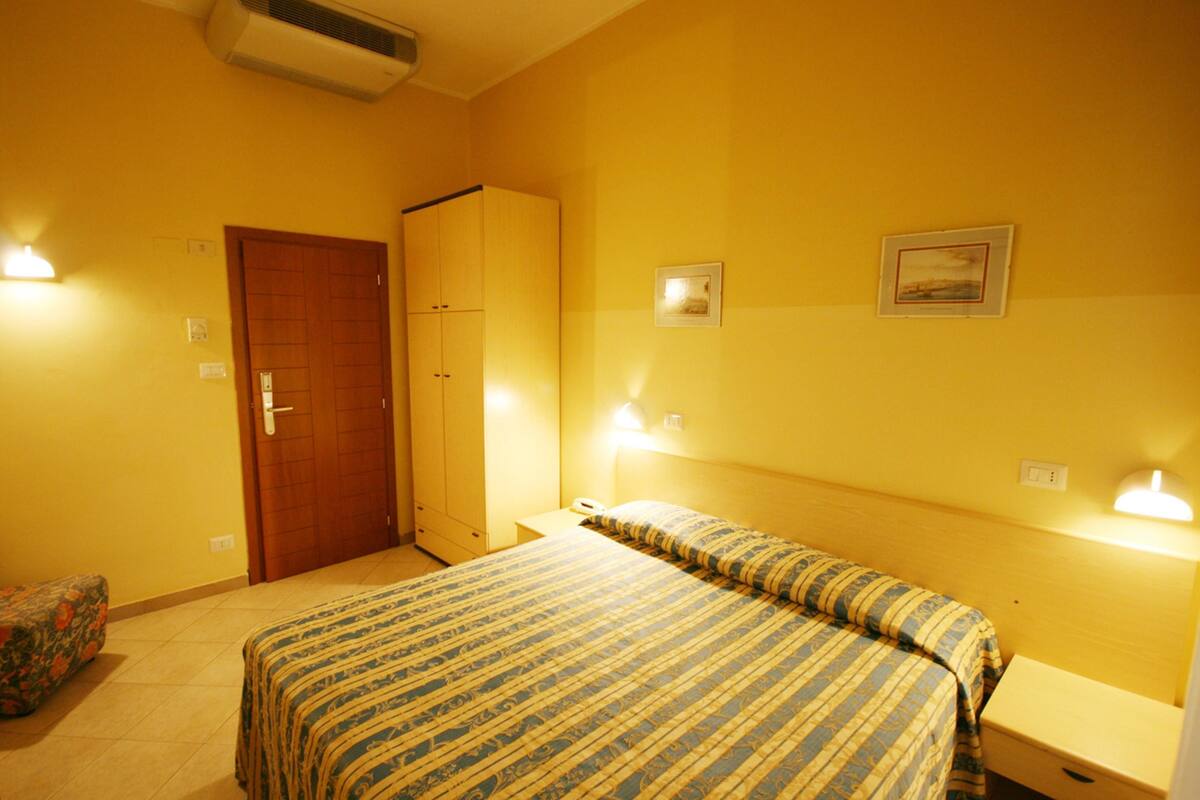 In-room safe, desk, cribs (surcharge), WiFi (free)