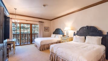 Quarto luxo, 2 camas Queen | Edredons de pluma, cofres nos quartos, escrivaninha
