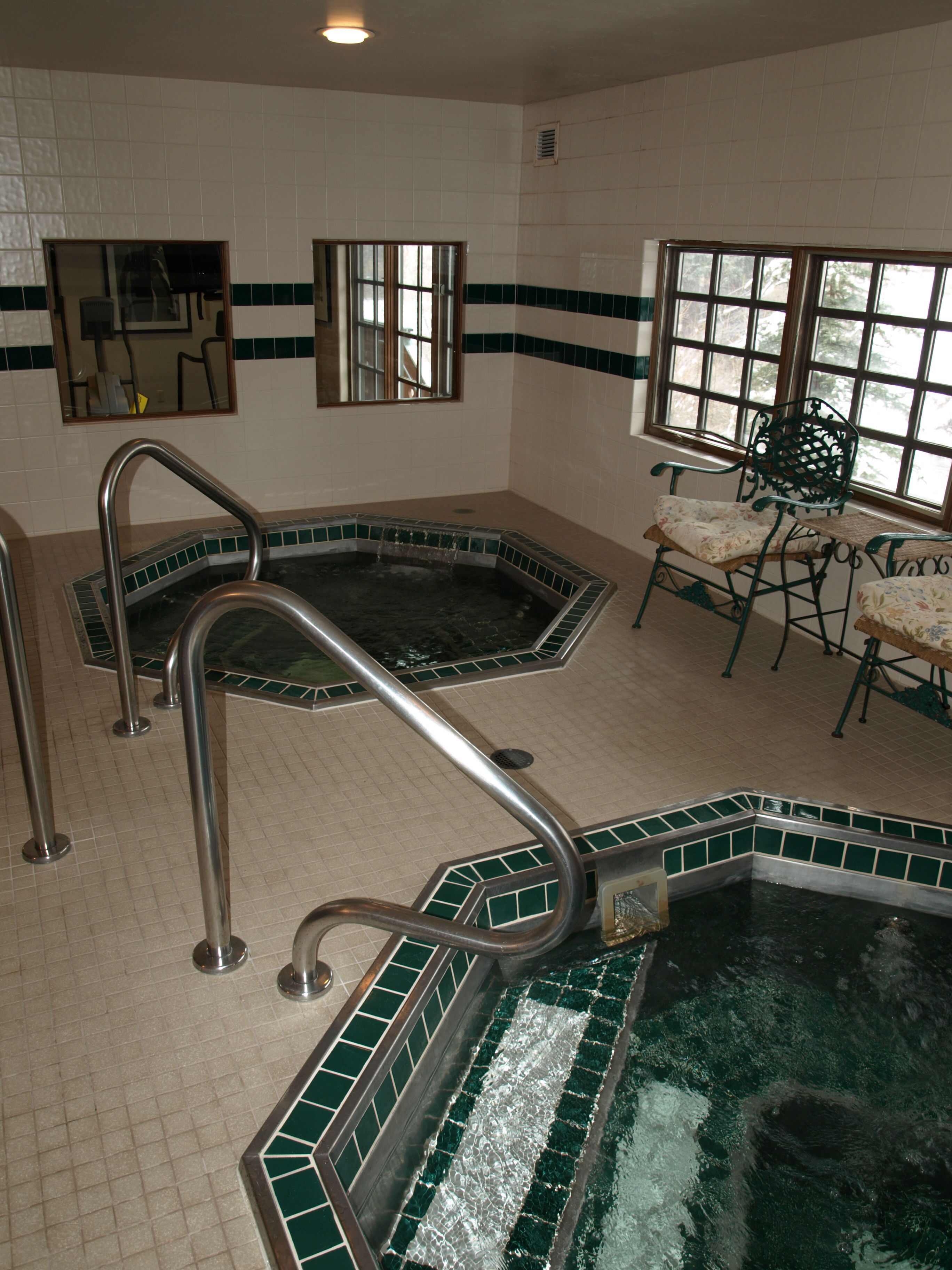 indoor spa tub