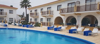 Cosmelenia Hotel Apartments