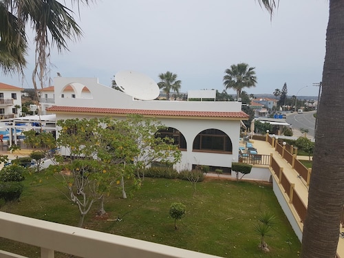 Cosmelenia Hotel Apartments