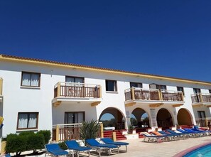 Exterior - Cosmelenia Hotel Apartments (Ayia Napa)