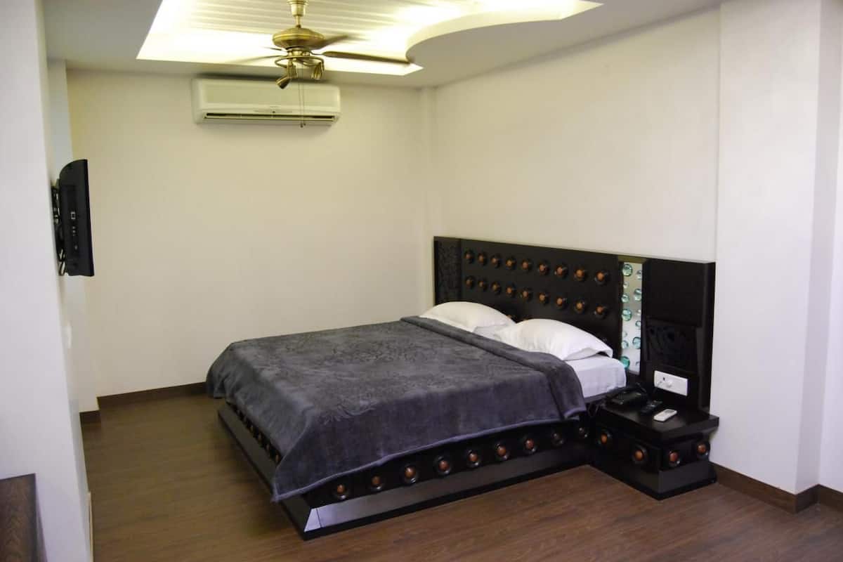 Premium bedding, individually decorated, individually furnished
