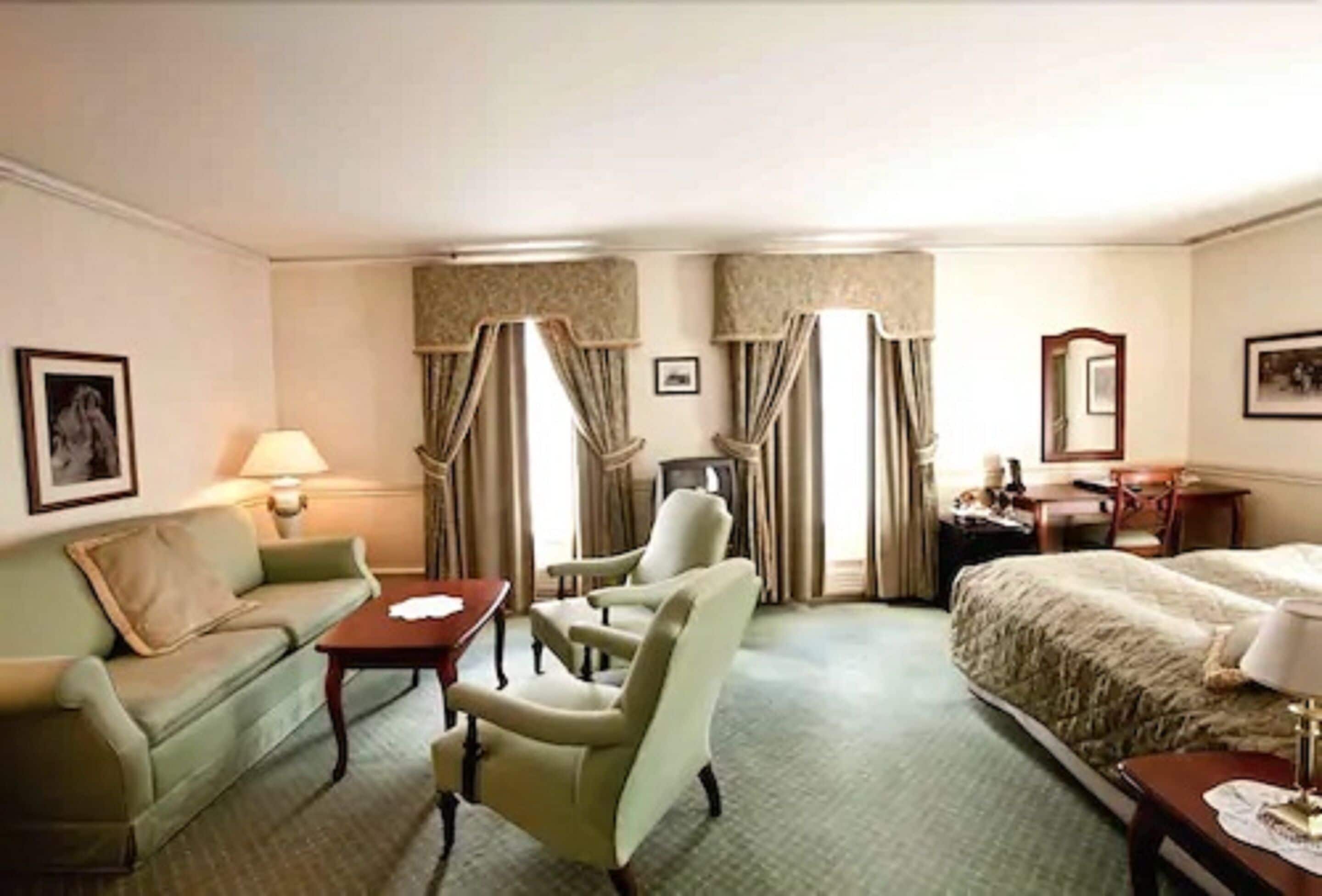 double room | premium bedding, minibar, desk, iron/ironing board