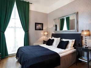 Deluxe-Doppelzimmer, 1 Doppelbett | Hochwertige Bettwaren, Minibar, Schreibtisch
