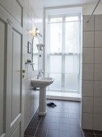 Ropa de cama de alta calidad, minibar y escritorio 