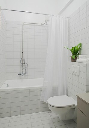 Superior Apartment, 1 Bedroom, Balcony | Deep-soaking bathtub - Grettisborg Apartments (Reykjavik)