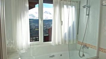 Superior tweepersoonskamer, en-suite badkamer | Badkamer