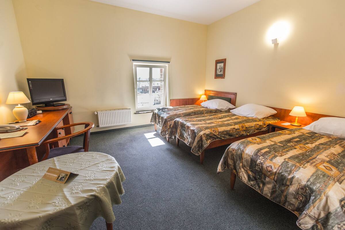 Triple Room | Premium bedding, desk, iron/ironing board (on request), WiFi (free)