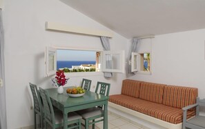 Departamento estándar, 1 habitación, vista al mar | Cocina privada | Refrigerador, parrilla de estufa, tetera eléctrica y tostadora