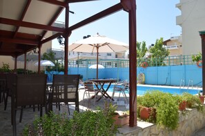 Seasonal outdoor pool, open 9:30 AM to 9:30 PM, pool umbrellas - Mark Hotel (Heraklion)