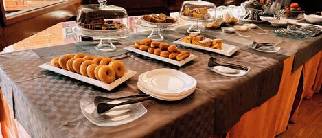 Petit déjeuner buffet compris